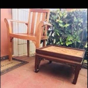 Antique wooden Chess Table and wooden chess pieces
